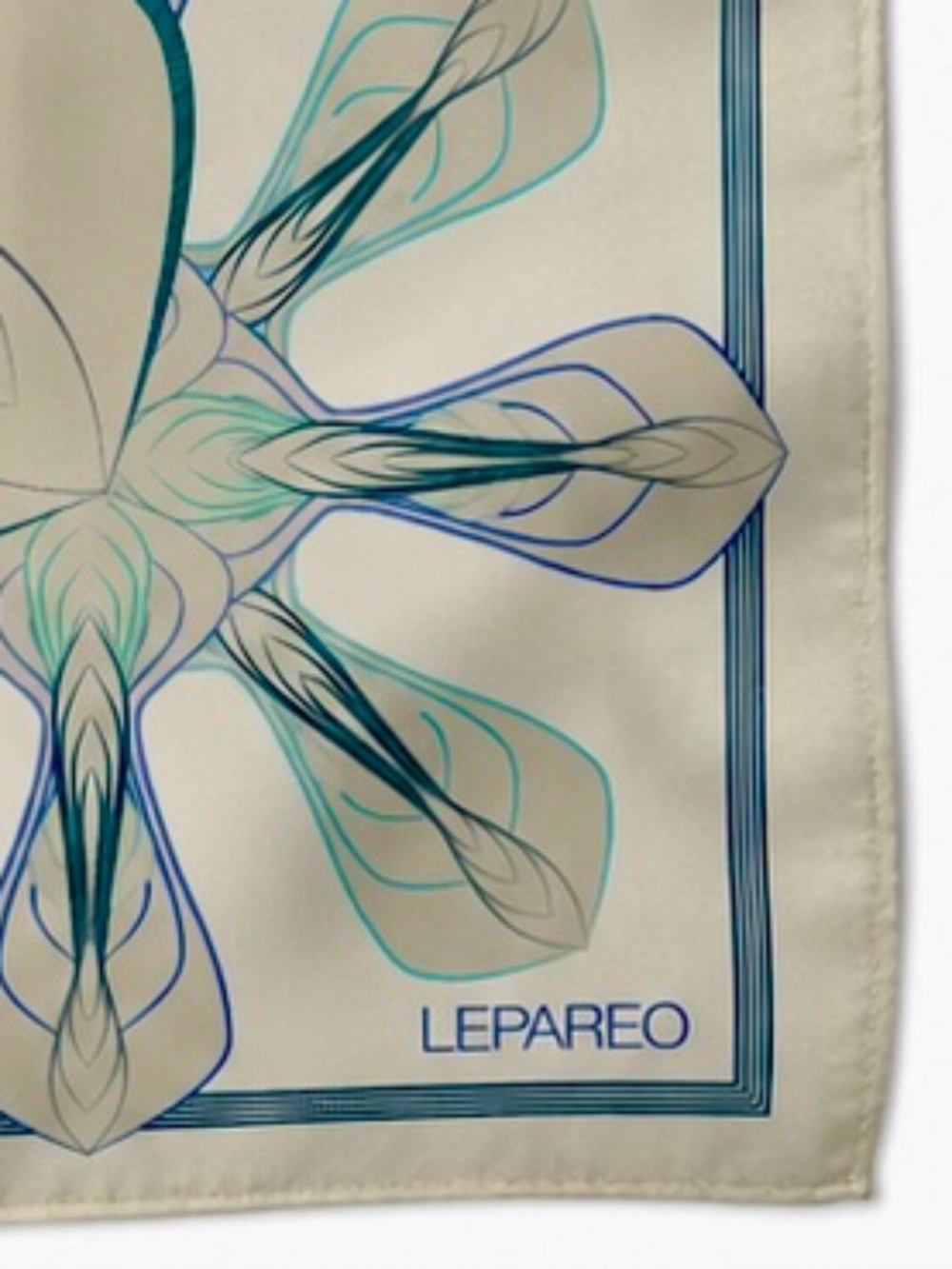 LEPAREO - 50"x50" - SILK TWILL PAREO - ARABESQUE - CREME/BLUE - NEW NO TAG - Picture 4 of 4